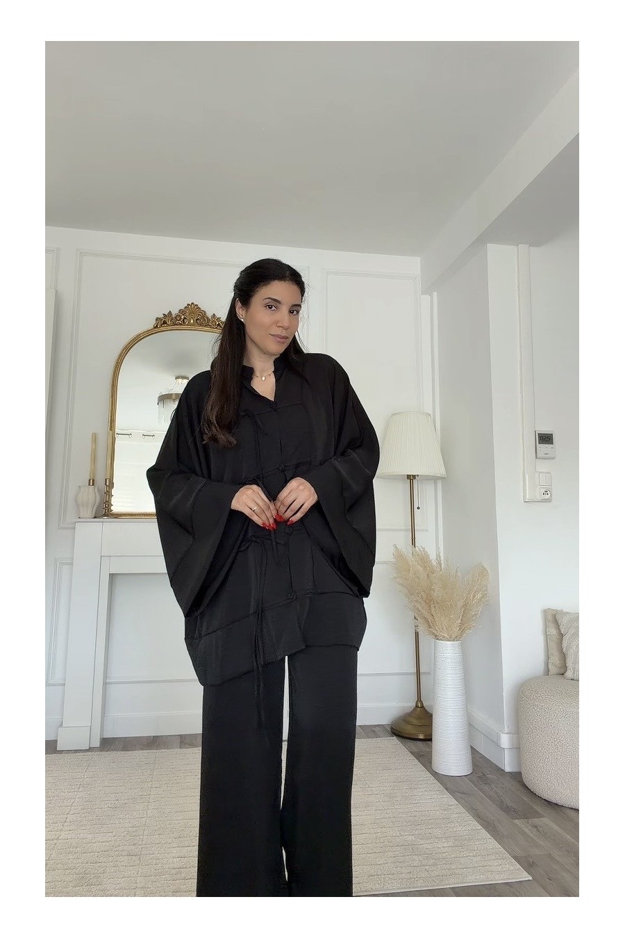 MINIMAL BLACK