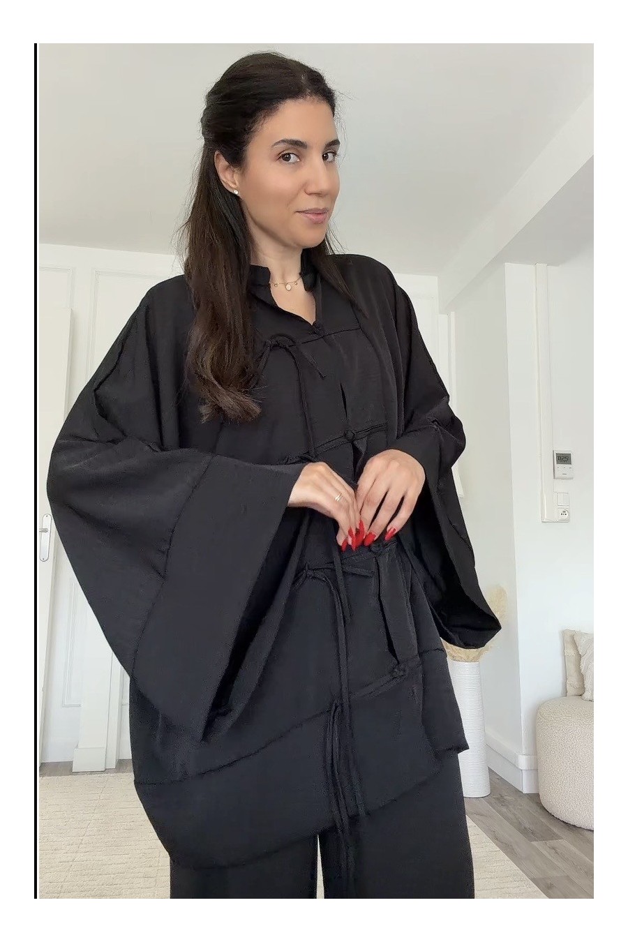 MINIMAL BLACK