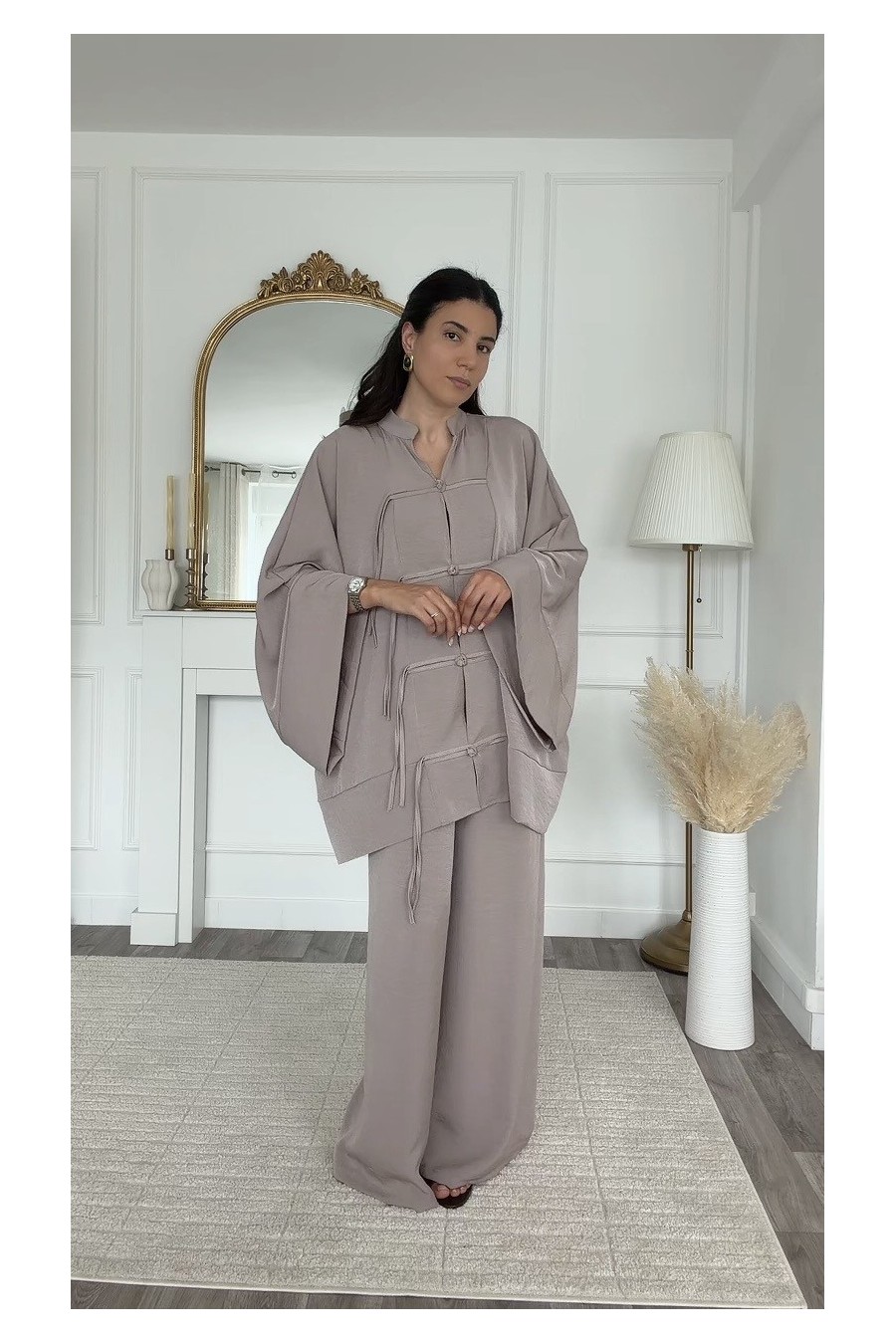 MINIMAL TAUPE